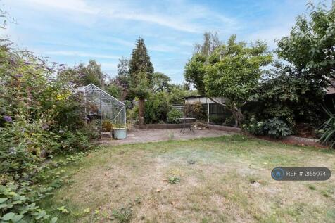 Well Maintained Peaceful Garden