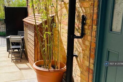Private Courtyard 