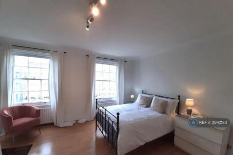 Double Bedroom With Study Space