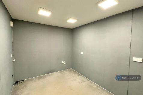 Garage Large Room 1