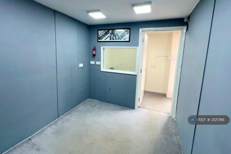 Garage Large Room 2