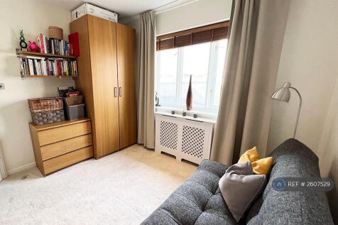 Bedroom 2 As Spare