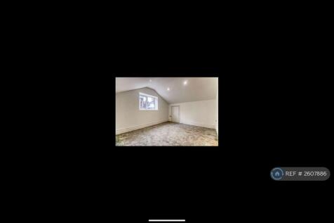 1st Floor Master Bedroom 