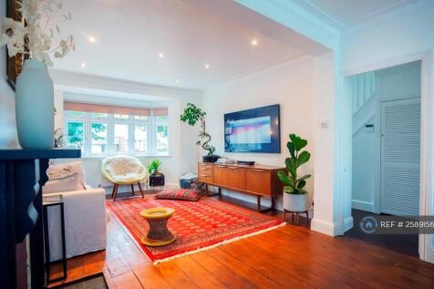 Living Room: Expansive, Airy, And Inviting Space