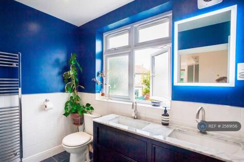 Ensuite Bathroom Master