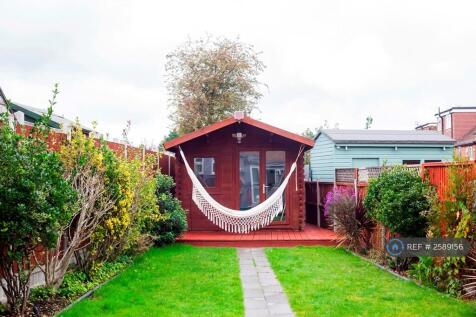 Summer House Garden/ Office Space
