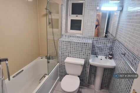 Main Bathroom (Shared Between 3)