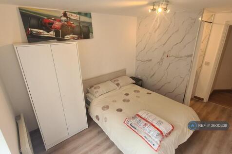 Bedroom 2: Private Bathroom (11 Sq-m)