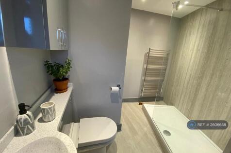Shower Bathroom (No Bath)