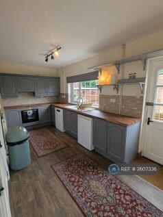 Fully Fitted Kitchen