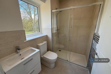 Master Bedroom En-Suite