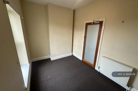 Room 2 (£495.00/£114.00pcw)