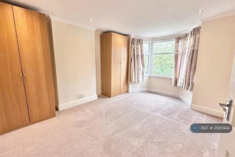 Master Bedroom (1)