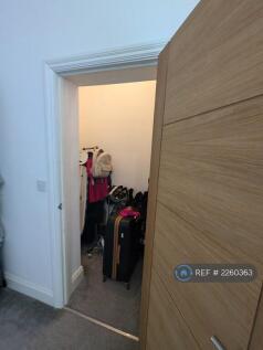 Walk In Wardrobe 