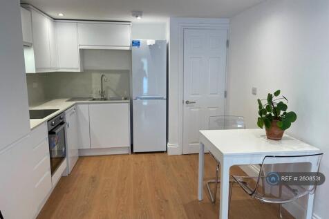 Kitchen/Dining Area