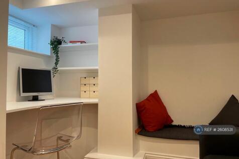 Bedroom 2 Desk Area
