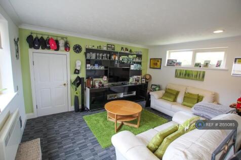 Bedroom / Study