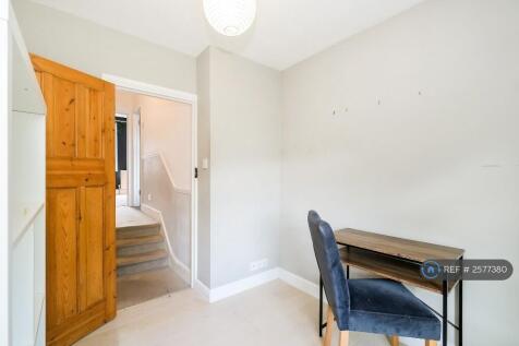 Semi Double Room