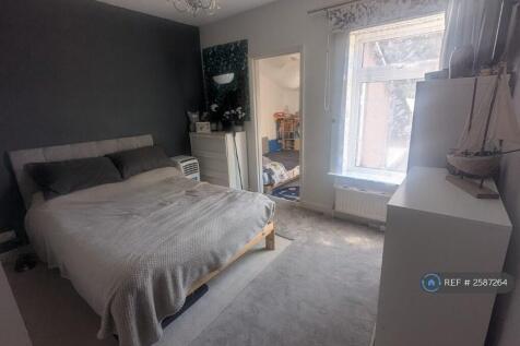 Rear Bedroom