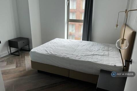 Double Room (Furnished) 