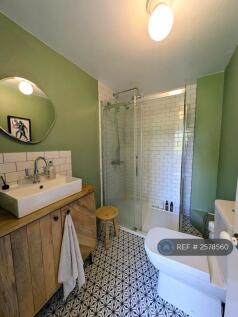 Bathroom (Second Floor)