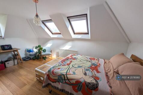 Bedroom 2 (Third Floor)