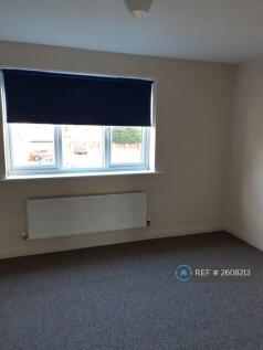 1st Floor Double Bedroom (Back)