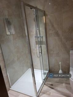 Newly Refurbished En-Suite Bathroom