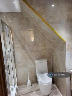 Newly Refurbished En-Suite Bathroom