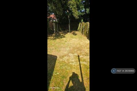Large Garden. External Rear. 