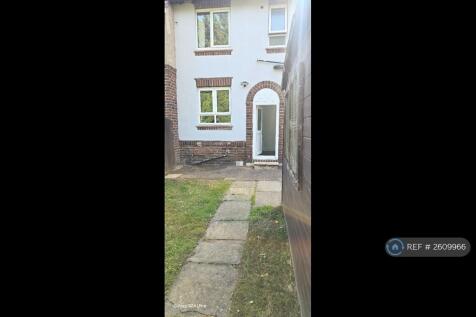 Large Garden. External Rear. 