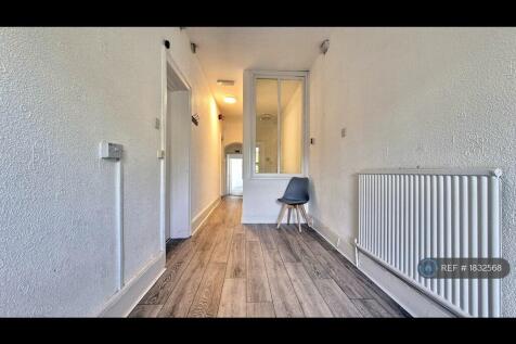 1st Floor Corridor