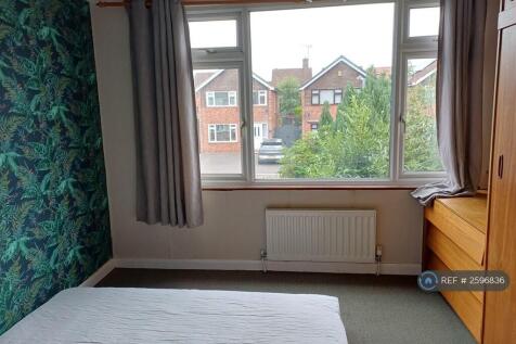 Main Bedroom (Front)