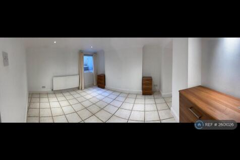 Lower Ground Floor Main Bedroom