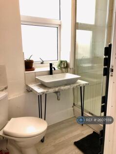 Bathroom With Slid Marble Basin