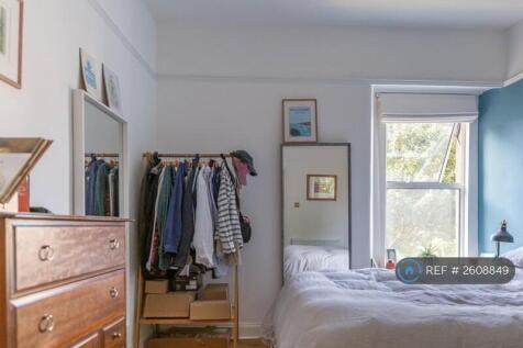 Seconde Bedroom