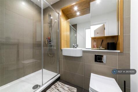 Bedroom 1 - Ensuite
