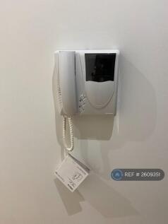 Answer Phone