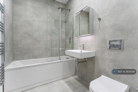 Communal Bathroom 