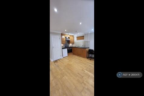 Lounge/Kitchen