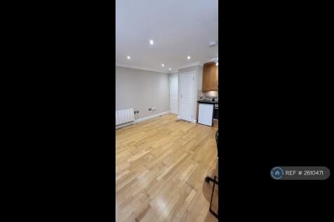 Lounge/Kitchen