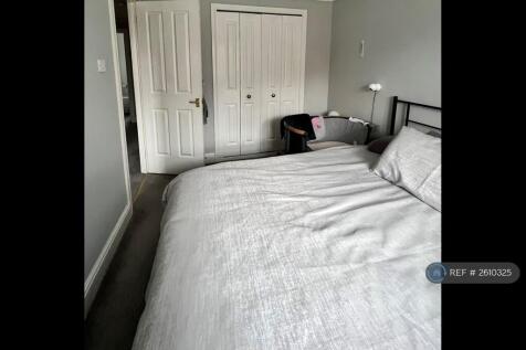 Bedroom 2 With Wardrobe