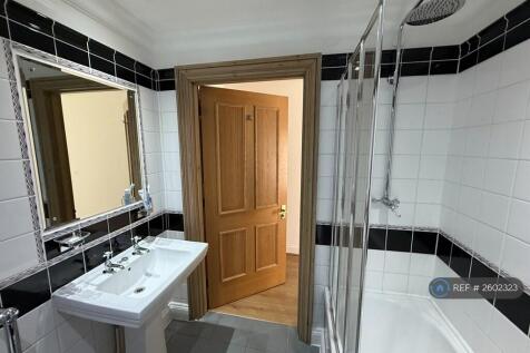 Bedroom 2 En-Suite