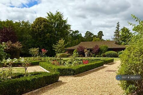 Formal Garden Towards Leisure Facilities
