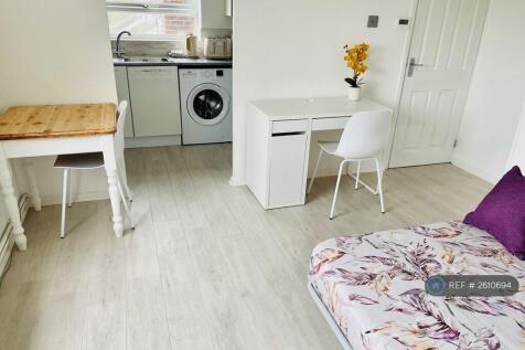 Light Bright Living Room, With Dedicated Wfh Space