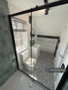 Room 8 En-Suite