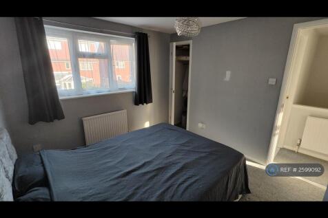Primary Bedroom (Double) &amp; Built-In Cupboard