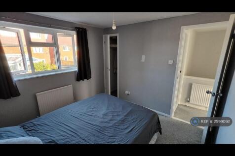 Primary Bedroom (Double) &amp; Built-In Cupboard