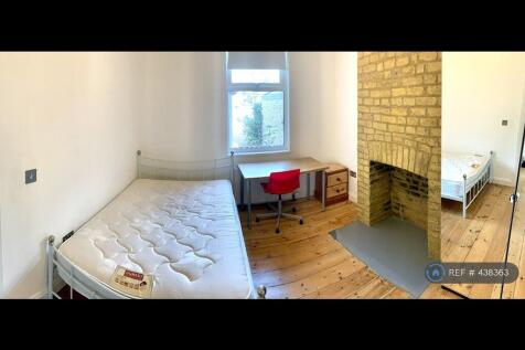 Double Bedroom Ground Floor Facing Rear Garden