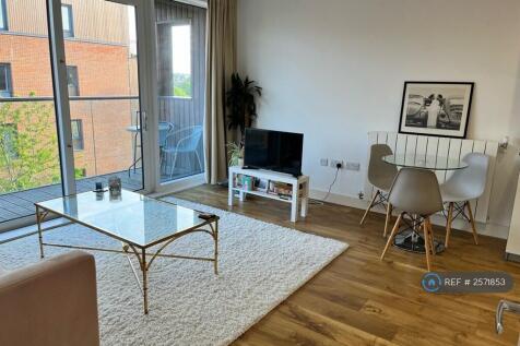 Beautiful Positioned Classy &amp; Tasteful Furniture
